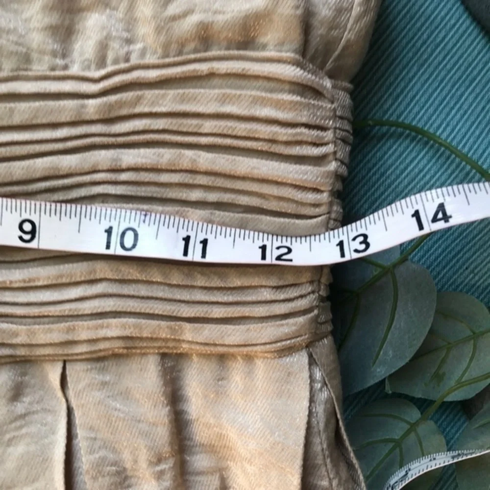 BCBGMaxAzaria dress Gold party dress size small Unique Classy